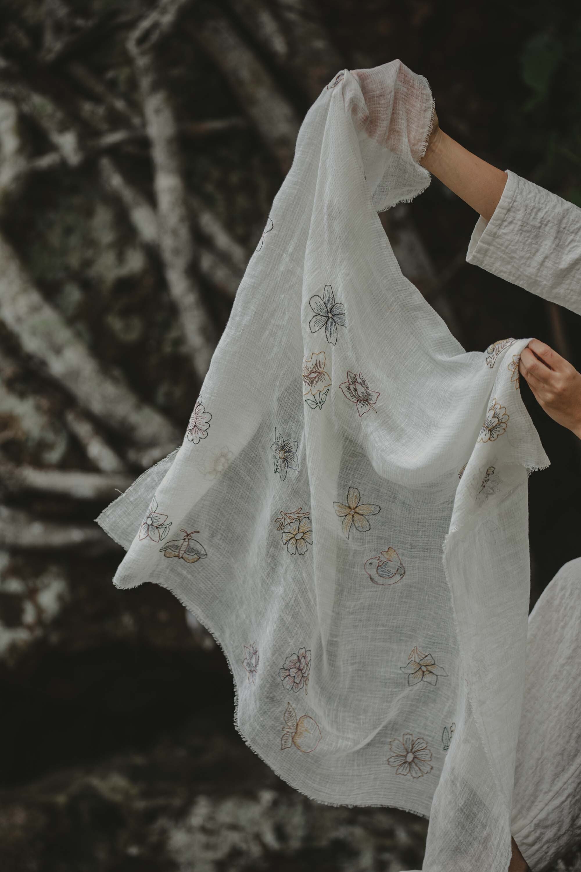 新作リネンシルク刺しゅうスカーフ / ババグーリ ババグーリ〉刺繍スカーフ | ショップブログ | 東急百貨店 吉祥寺店