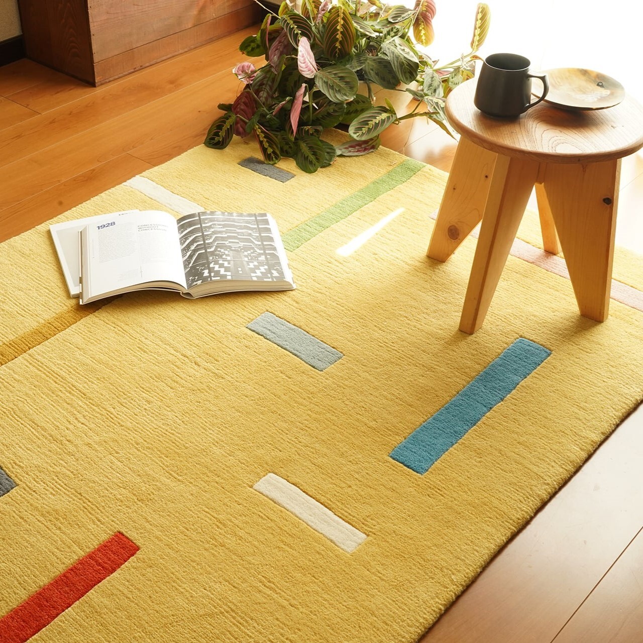 おうちの時間をゆったりと、ここちよく ウール100%・手紡ぎ・手織りの