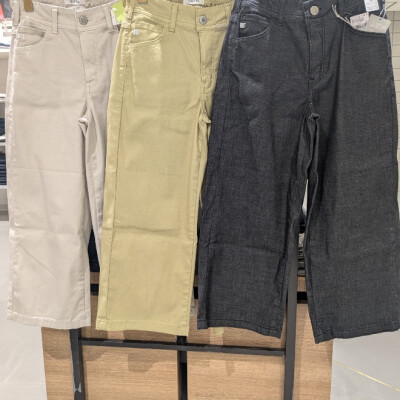 お買い得になりました！！ワイドクロップドパンツ
