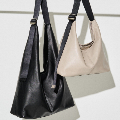 【お得な告知あり】新作！レザーホーボーバッグのご紹介