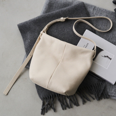 【秋のパルクロウィーク開催中】レザーミニショルダーバッグ