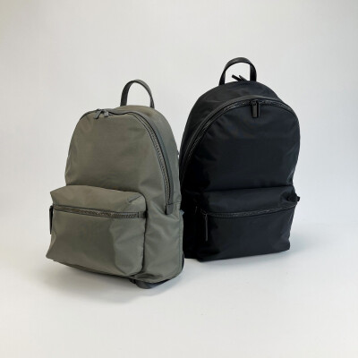 通勤から出張まで幅広いシーンで活躍するリュック🎒