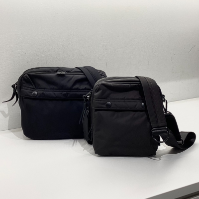 アウトドアやCITYにも! シーンレスなメンズショルダーUNTRACK  CITY  DS