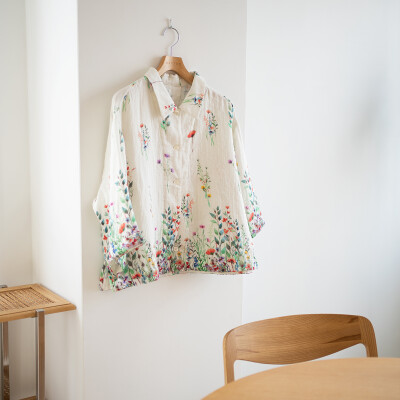 新商品　ボタニカル柄のブラウス
