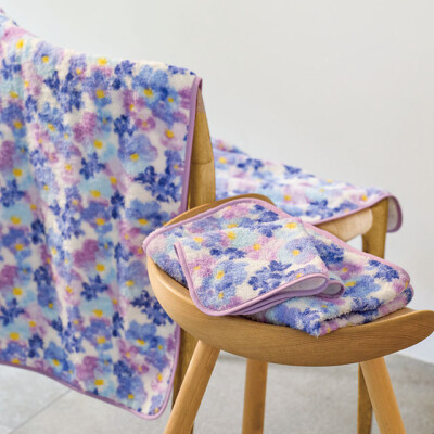 スミレとパンジーが咲き誇る、春の新作タオルのご紹介