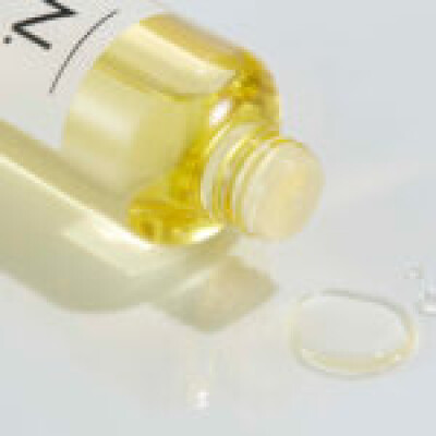 パサつく髪に。オイル系スタイリング剤「N. ポリッシュオイル」