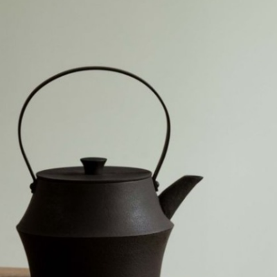 〈ババグーリ〉注ぐもの / 南部鉄器のケトル