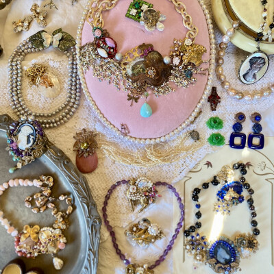 幸せになる100の首飾り